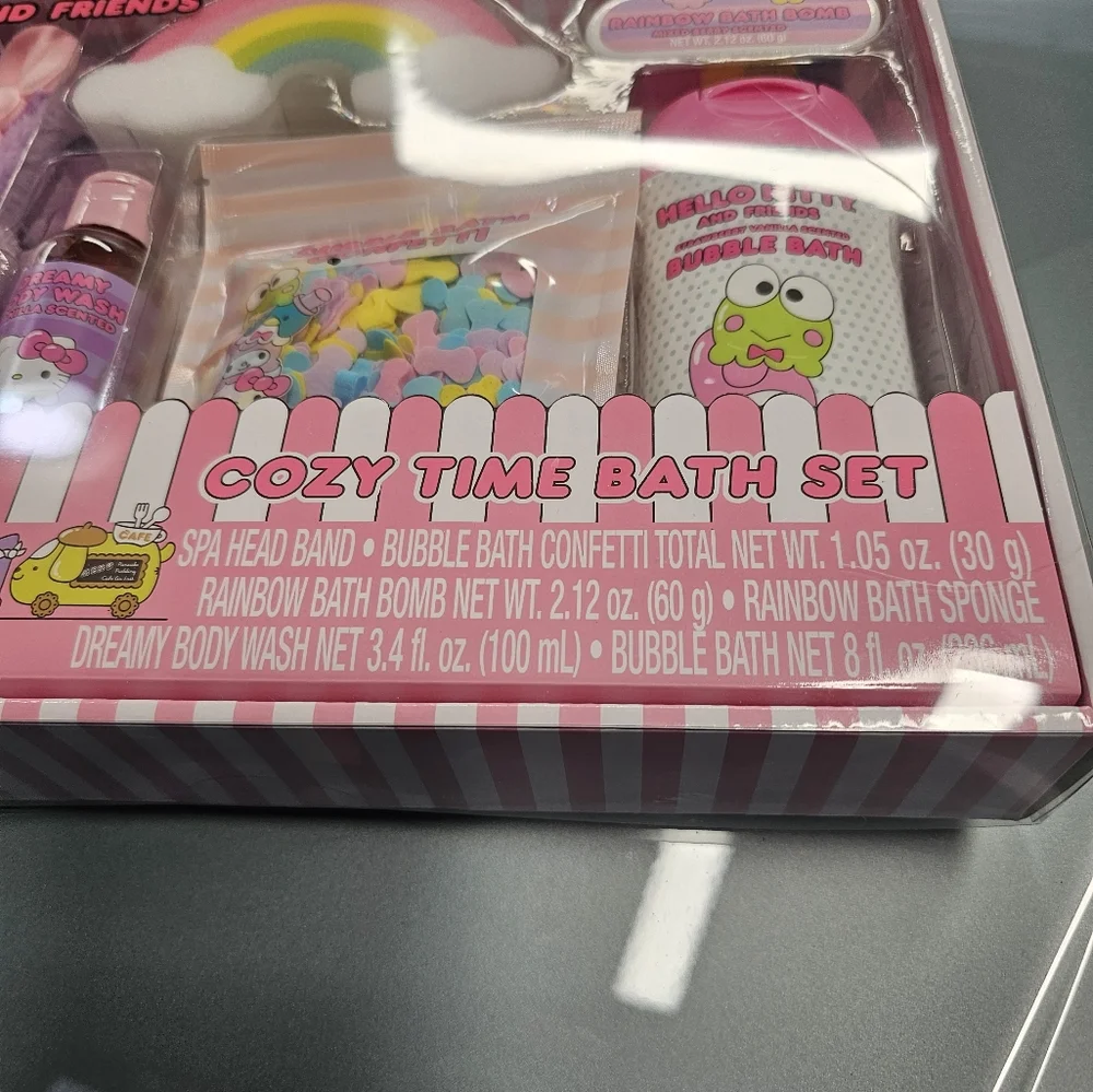 Cozy Time Bath Hello Kitty &Friends Set 6: spa head band, bath bomb,body…
